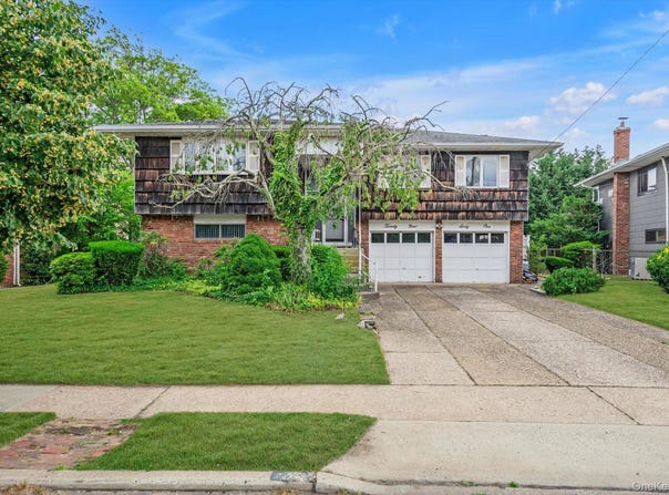 2961 Hewlett Avenue, Merrick, NY 11566