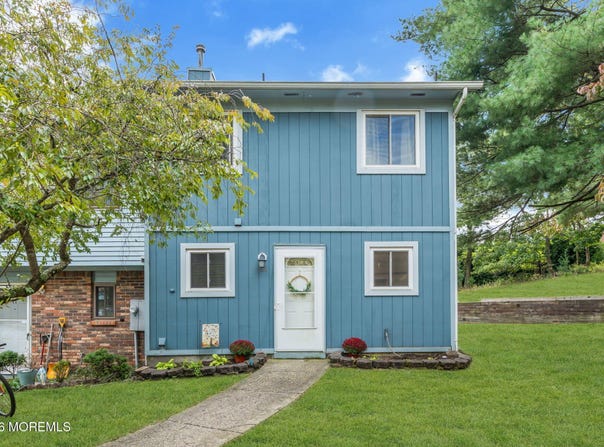 12 Alec Drive, Howell, NJ 07731