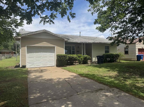 2218 E Oak Ave, Enid, OK 73701