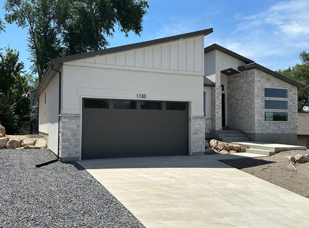 1133 E BENCHVIEW Dr, Ogden, UT 84404