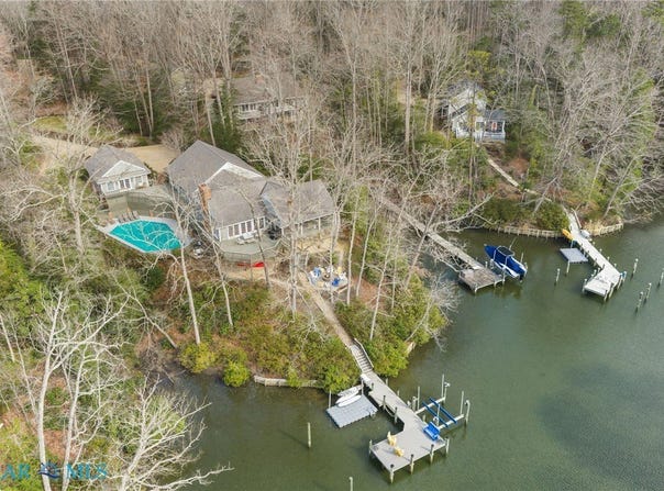593 Glebe Road, Irvington, VA 22480