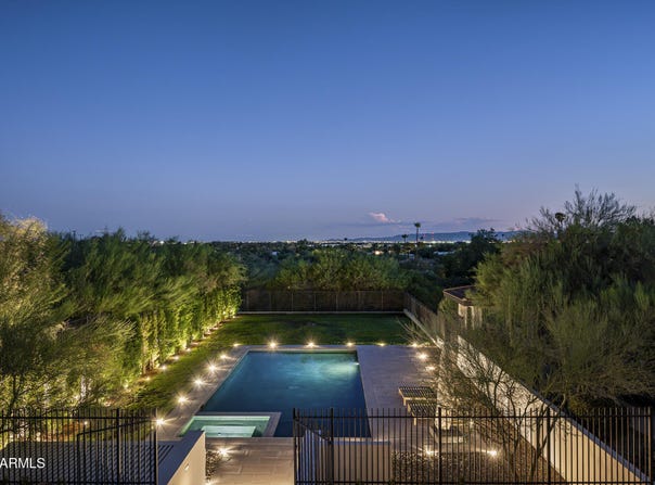 3977 E Paradise View Drive, Paradise Valley, AZ 85253