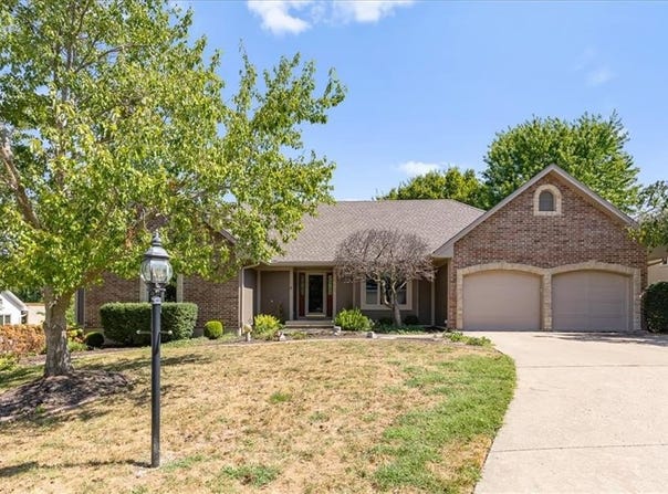 413 N Park Drive, Raymore, MO 64083