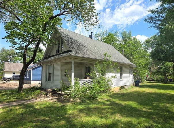 214 S Grand Avenue, Eldon, MO 65026