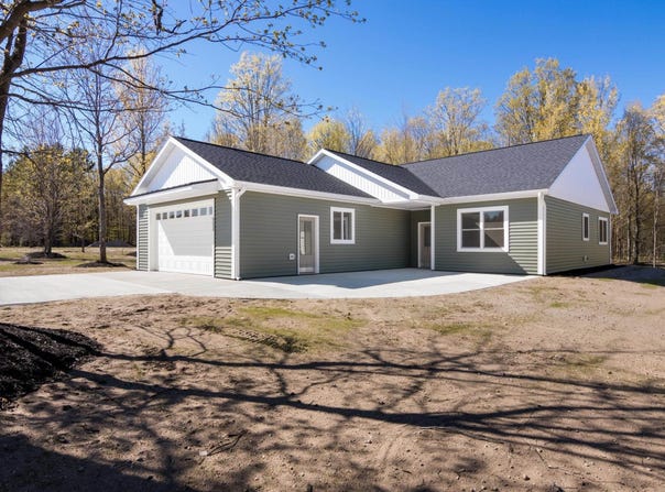 6533 Jeffrey Place, Grawn, MI 49637