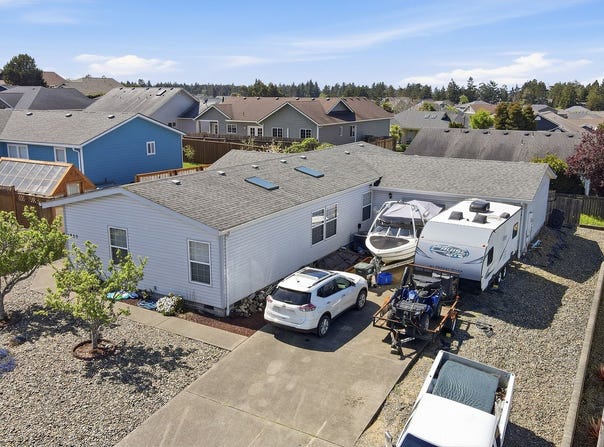 1830 ARTHUR St, NorthBend, OR 97459