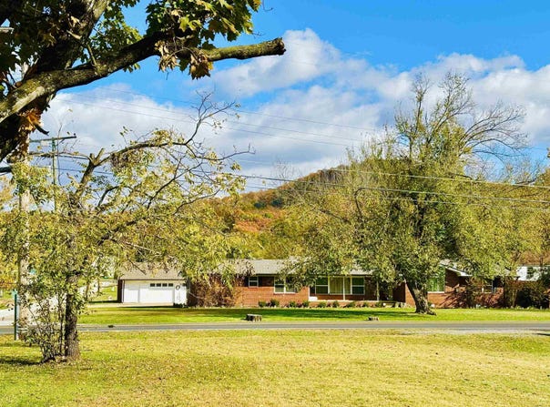 100 E Campus Street, Marshall, AR 72650