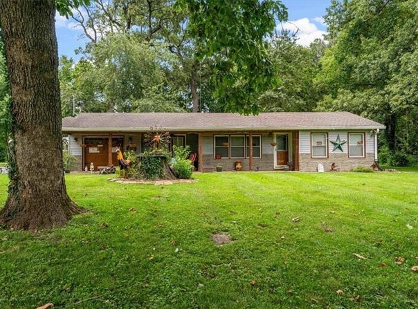 13810 Byars Road, Grandview, MO 64030