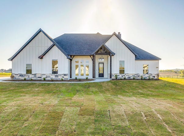 406 Red Bird Drive, Springtown, TX 76082