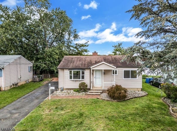418 Harrison Ave, Manville Boro, NJ 08835-1920
