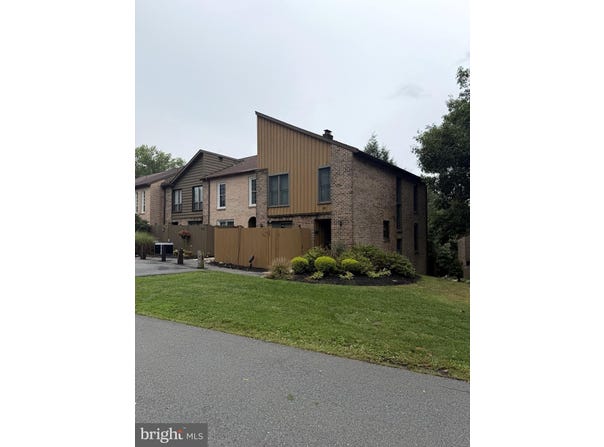 129 MERION Lane, READING, PA 19607
