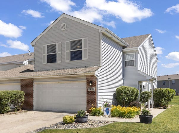 25201 Shannon Drive, Manhattan, IL 60442