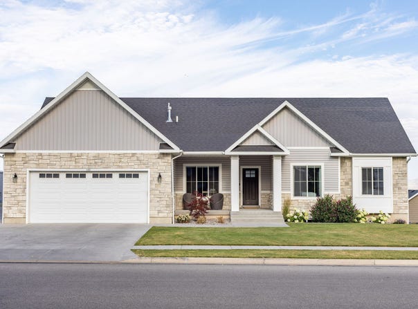 131 N 1000 E, Hyde Park, UT 84318