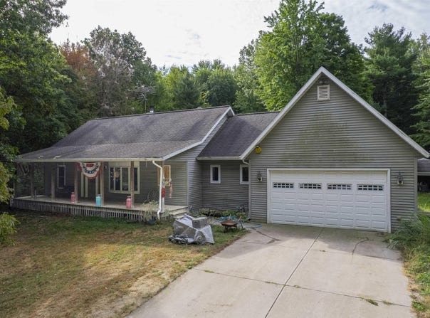 344 E 650 N, New Carlisle, IN 46350-8975