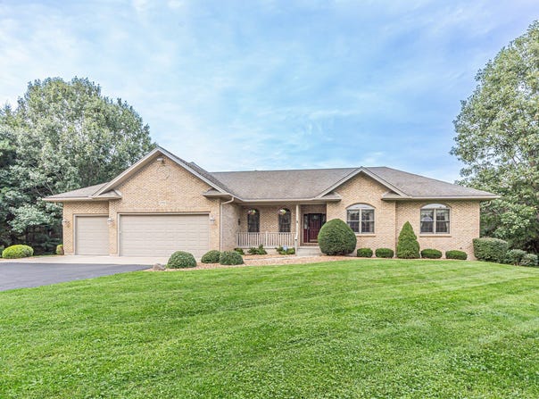 2506 Mustang Trail, Woodstock, IL 60098