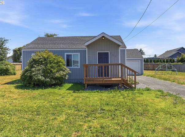 243 S MARPLE St, CoosBay, OR 97420