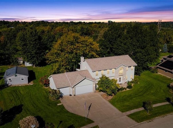 1826 29th Street NW, Cedar Rapids, IA 52405