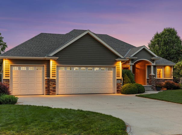 211 E Sawgrass Trail, Dakota Dunes, SD 57049