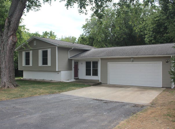 3457 Nancy Lane, Clinton, IL 61727