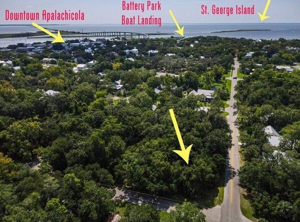 139 8th St, Apalachicola, FL 32320