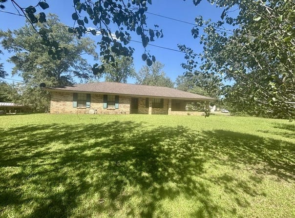 20 Red Lenoir, Picayune, MS 39466