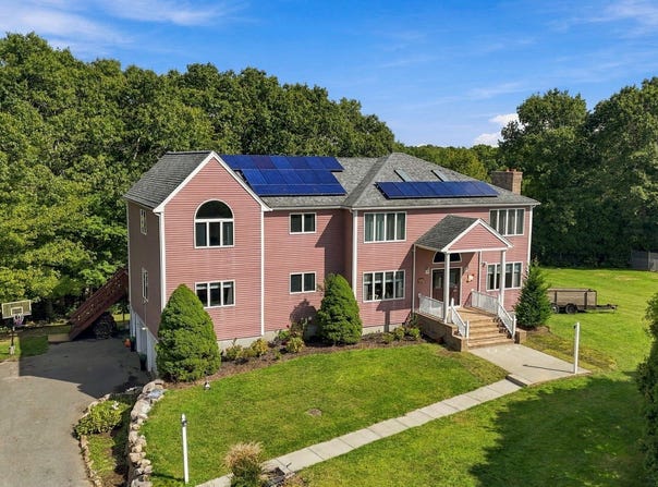 35 Striper Cir, Dartmouth, MA 02747