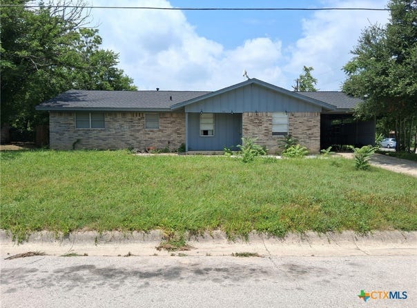 902 Old Georgetown Road, Lampasas, TX 76550
