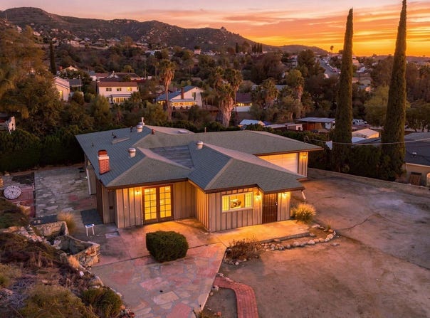 13749 Ridge Hill Rd, El Cajon, CA 92021