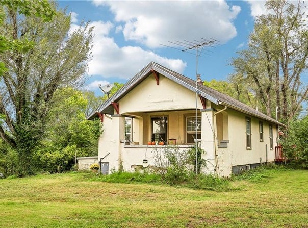 17237 286th Road, Atchison, KS 66002