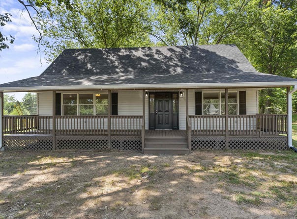 28 HUNTERS LN, DILLWYN, VA 23936