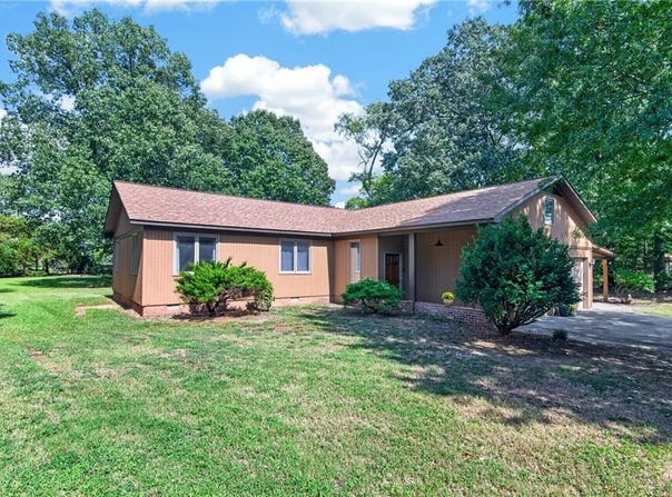1673 Pine Tree Drive, Gloucester Point, VA 23062