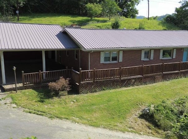 46 Wendell Lane, Flat Lick, KY 40935