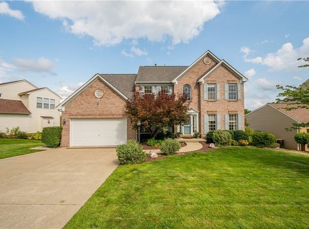197 Valley View Dr, Rostraver, PA 15012