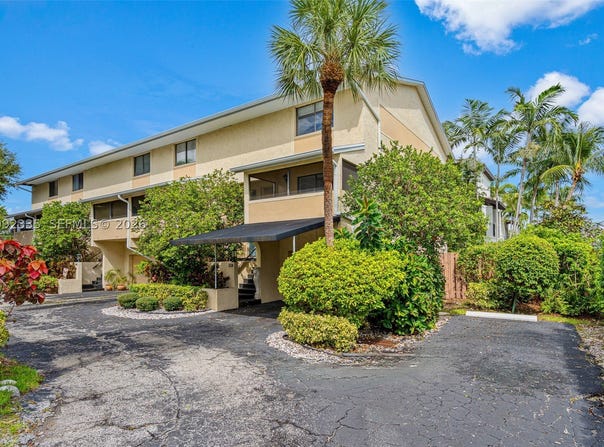 3225 NE 13th St, Pompano Beach, FL 33062