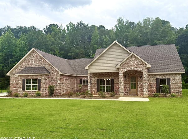 142 Lenox Lane, Columbus, MS 39702