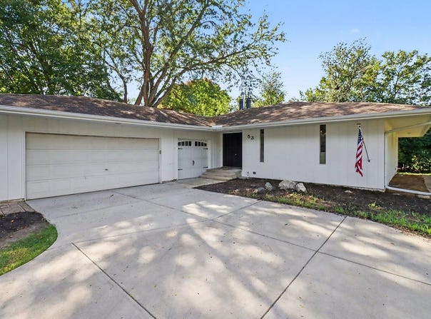 53 Cebold Drive, Oswego, IL 60543