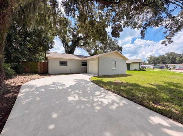 121 INWOOD Circle, BRANDON, FL 33510