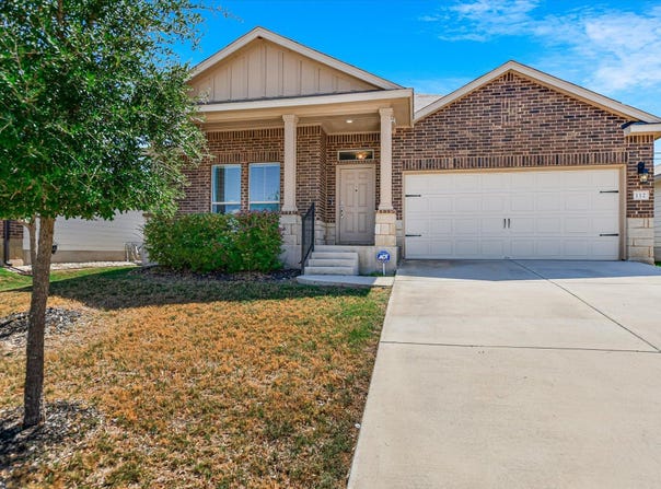 112 Taggart Trl, Jarrell, TX 76537