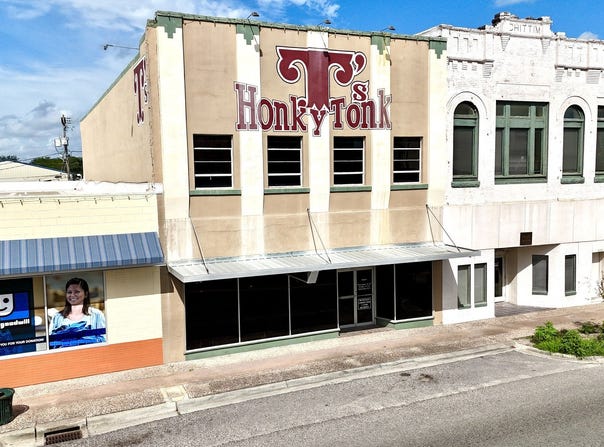 209 N WASHINGTON ST, Beeville, TX 78102