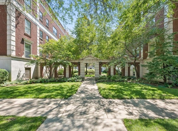 486 Sheridan Road, Evanston, IL 60202