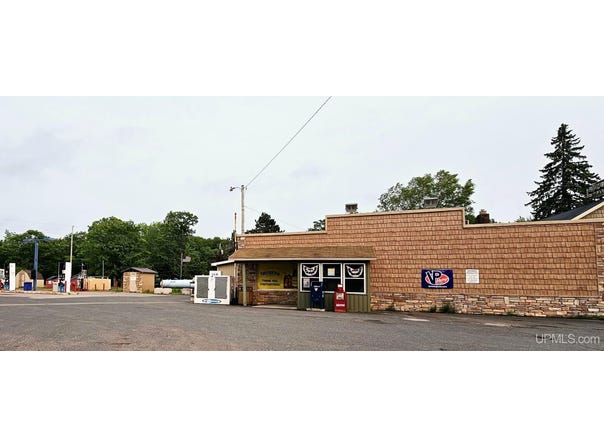1673 E M-35 Highway, Gwinn, MI 49841
