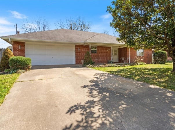 1813 K Street, Rogers, AR 72756