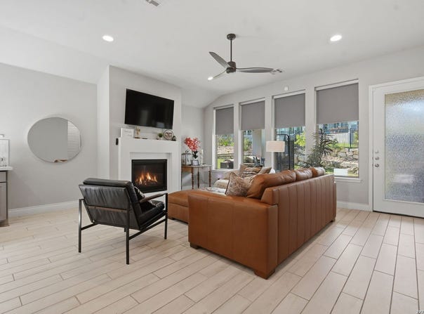 311 Navarro, Boerne, TX 78006