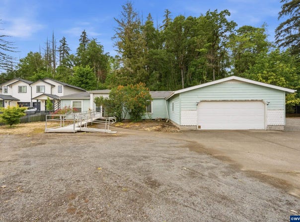 1485 E Santiam St, Stayton, OR 97383