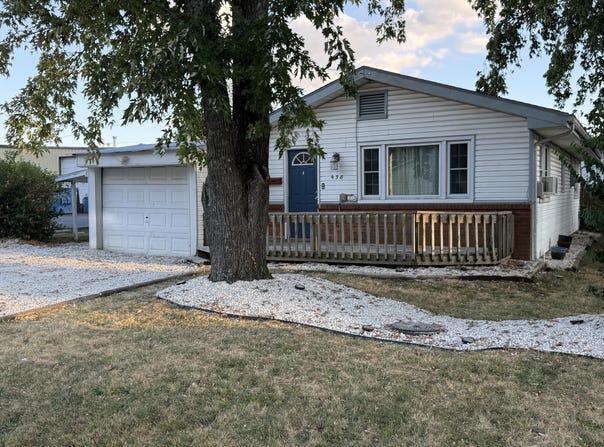 438 E Madison Street, Marshfield, MO 65706