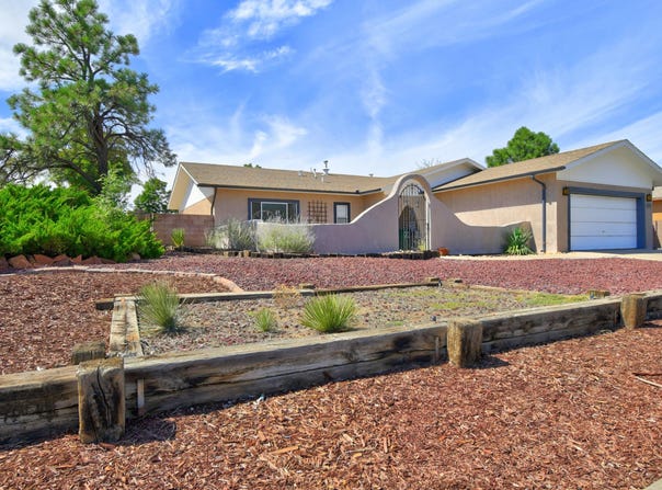 10005 Cardinal Street NW, Albuquerque, NM 87114