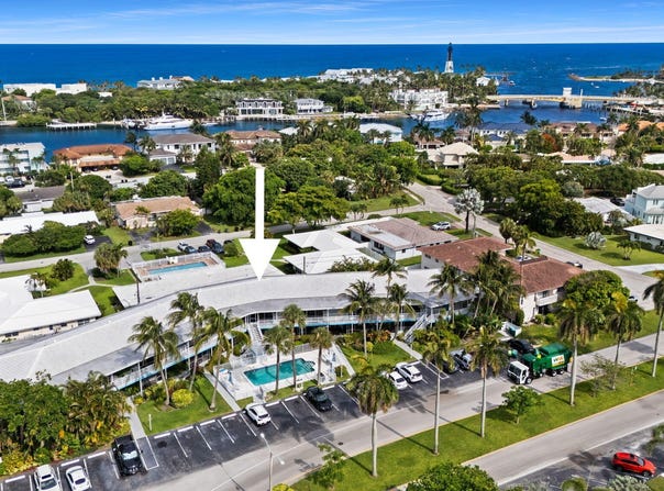 2748 NE 28th Avenue, Lighthouse Point, FL 33064