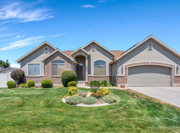 193 E SANTA FE Dr, Springville, UT 84663