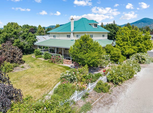 802 W MAIN Ave, CHEWELAH, WA 99109