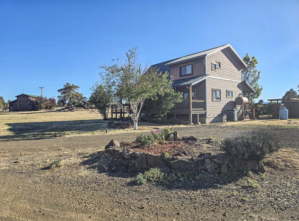 6915 Frontier Drive, Montague, CA 96064